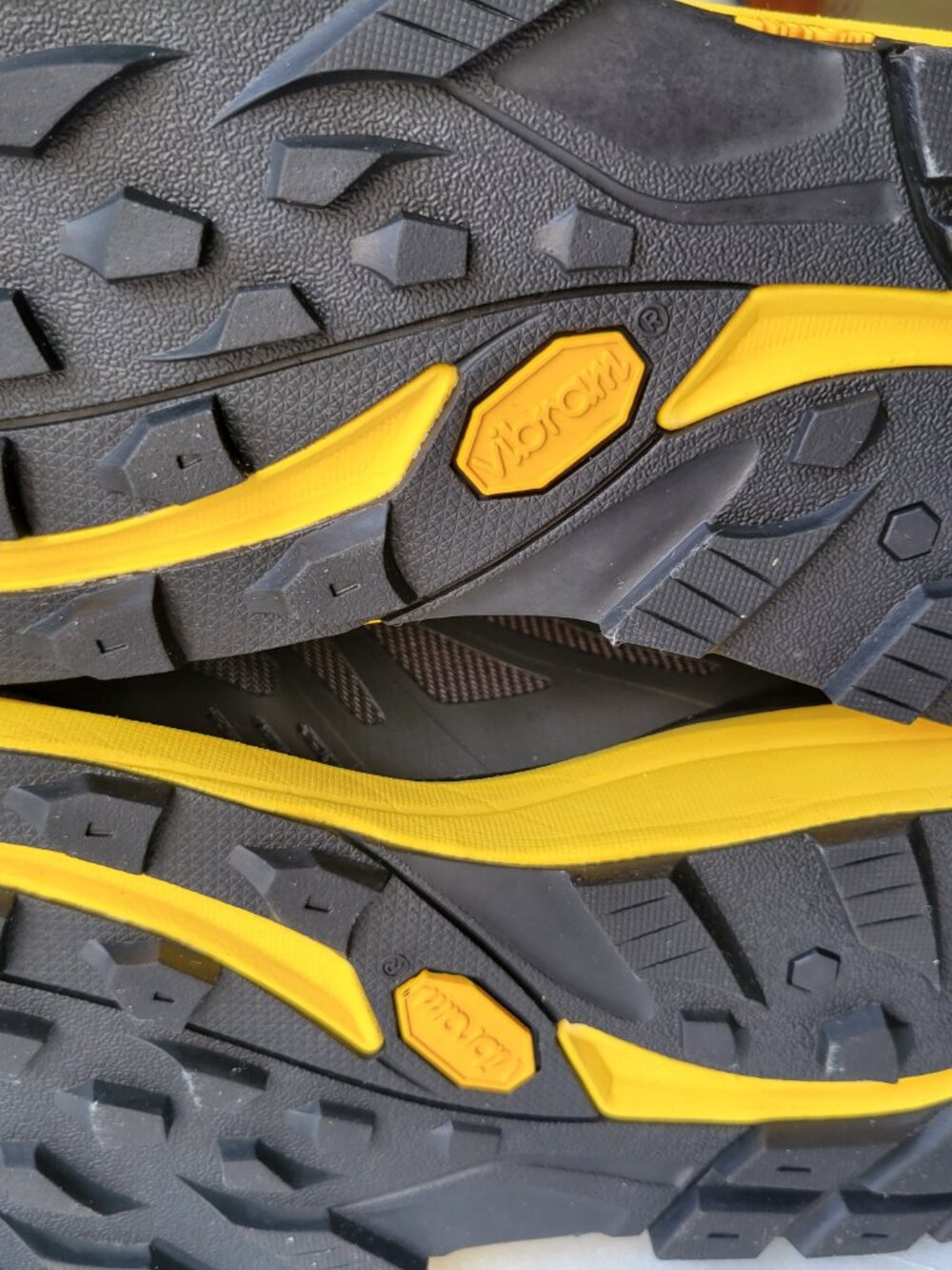 NIB! Topo Trailventure 2 low drop Hiking Boots Men Charcoal/Mustard 9 M053 - Picture 13 of 16